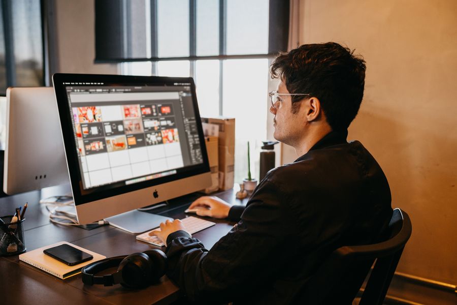 Using AI Video Generators for Internal Training and Knowledge Sharing