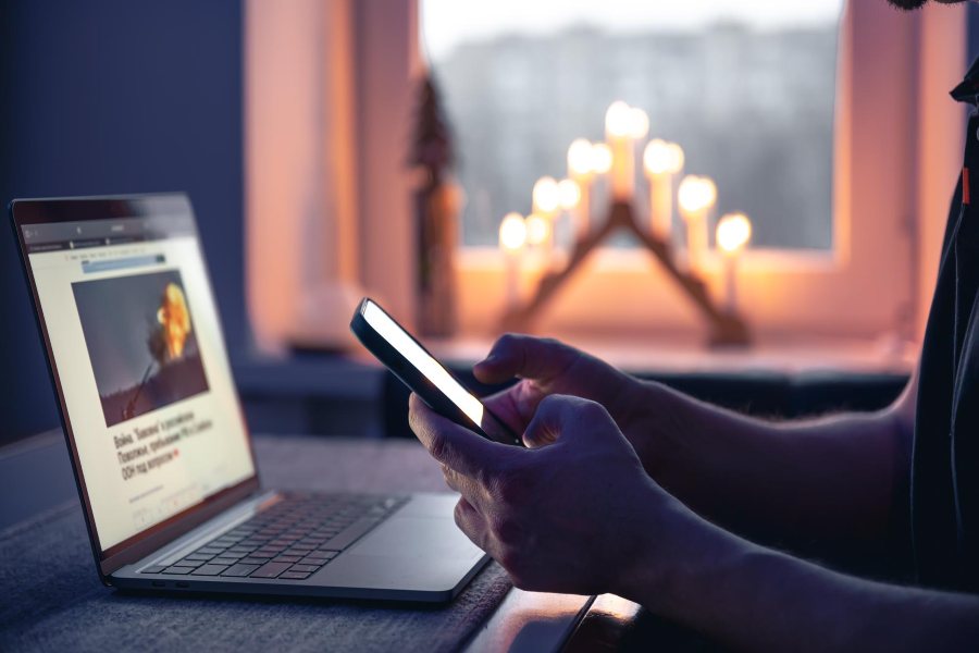 What a Scroll-Stopping Ad Hook Actually Does
